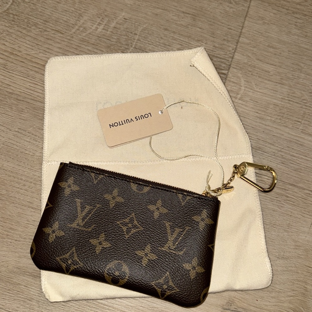 Louis Vuitton Brown Monogram key pouch S - Picture 4 of 9